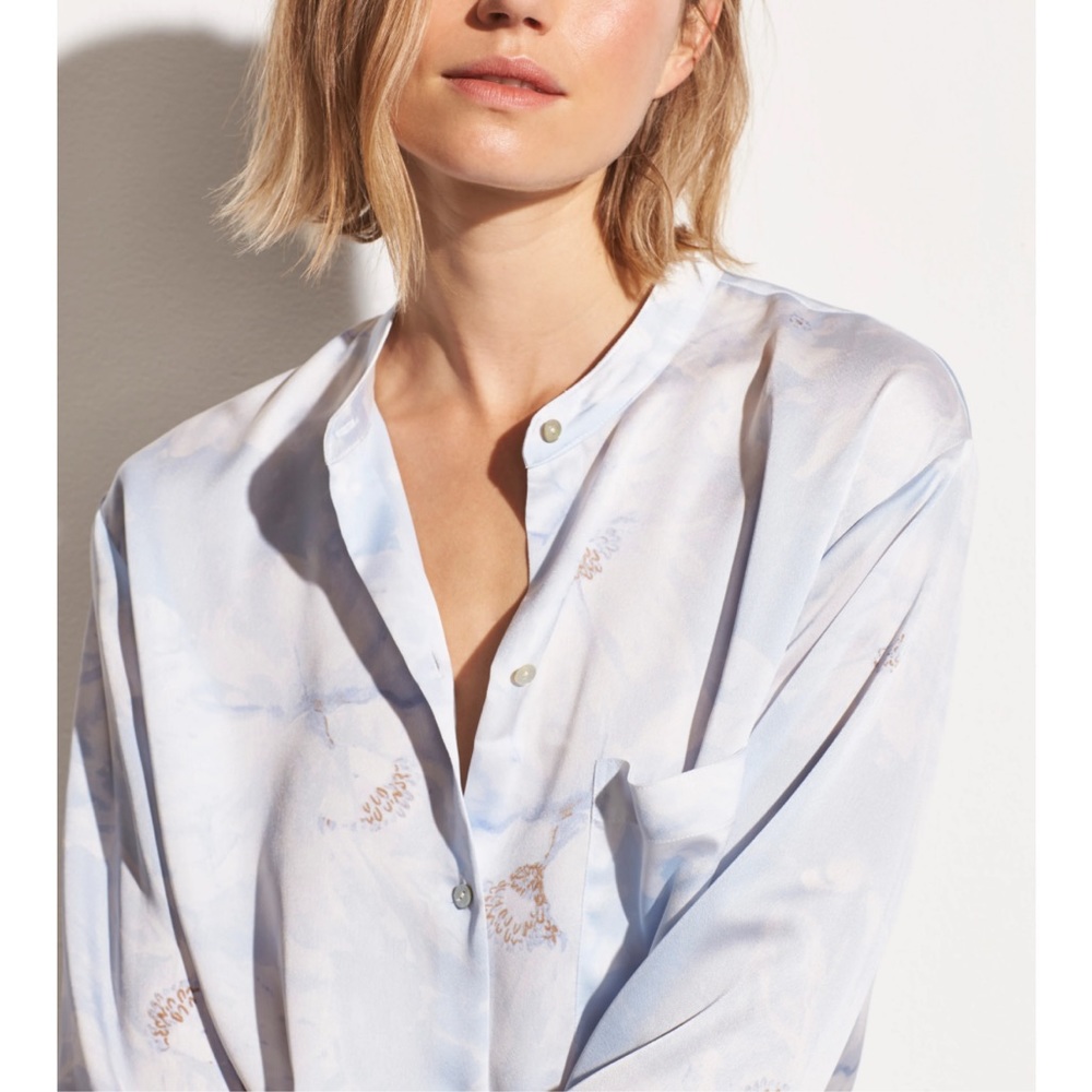 Vince Painted Magnolia Band Collar Blouse in Powder Blue M